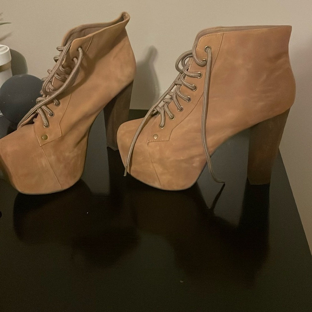 Jeffrey Campbell pristine condition heels